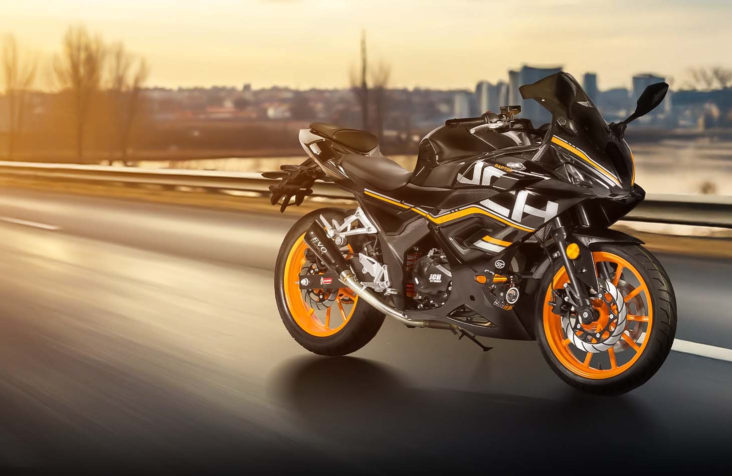 moto pistera RAPTOR R1