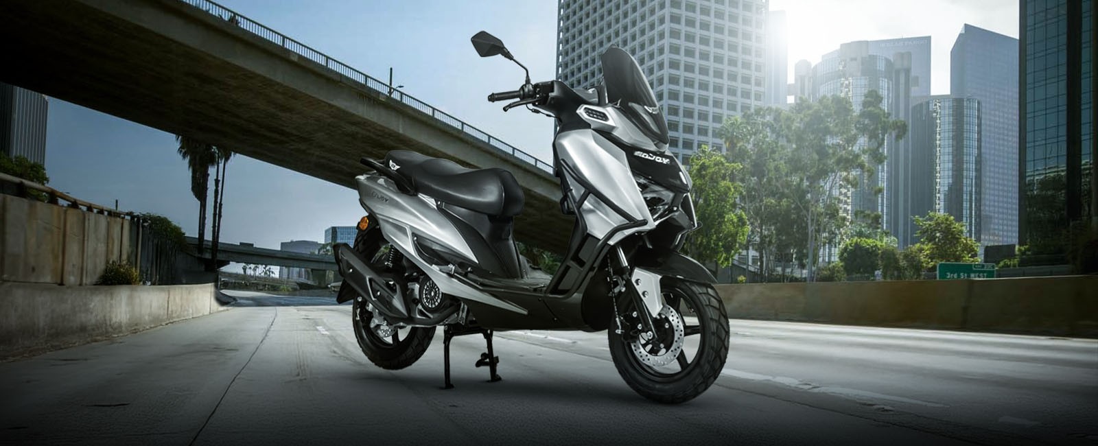 Moto Urbana ENJOY 150 banner central