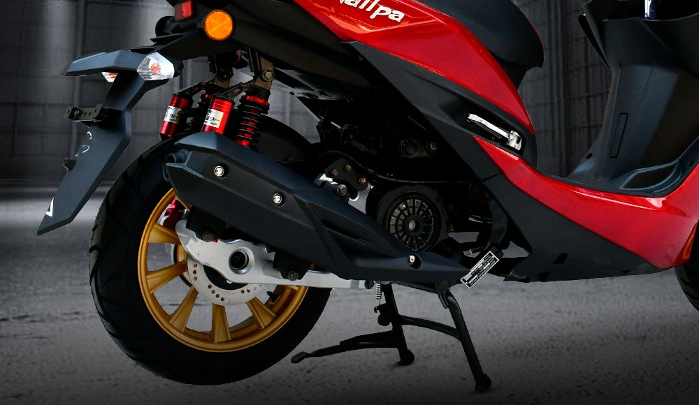 Diseño posterior de luces de la Moto scooter Kallpa 150