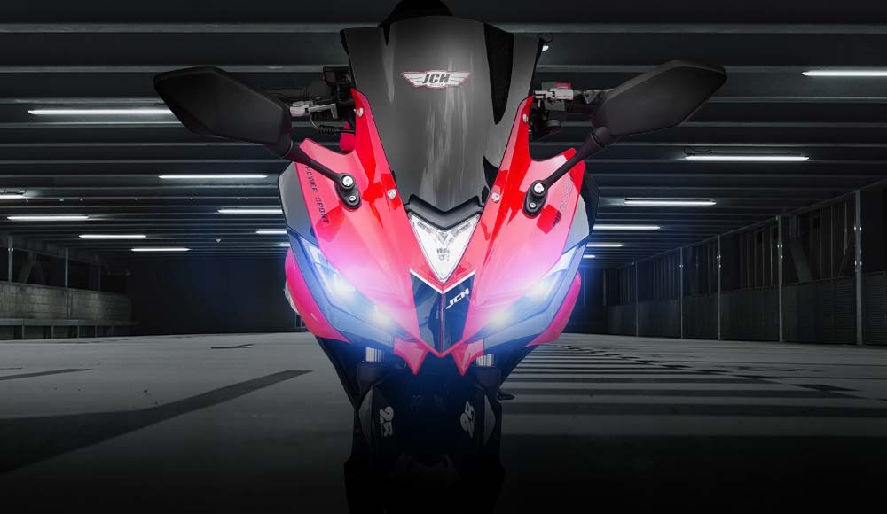 Moto pistera Ryder 200 posición frontal